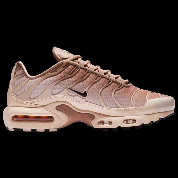 Women’s Nike Air Max Plus - Picture 2 of 8